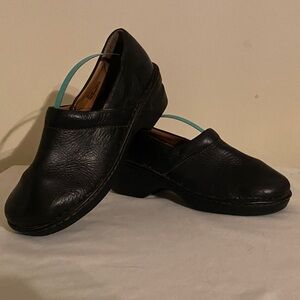 Women’s Born Black Leather Clogs